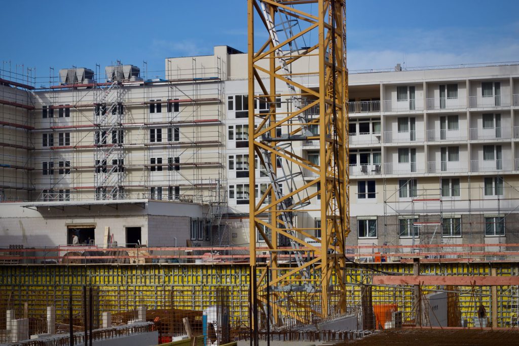 Dividende Bouygues 2026 — 2,10€ par action versés, un rendement de 4,3% porté par le rachat de SFR