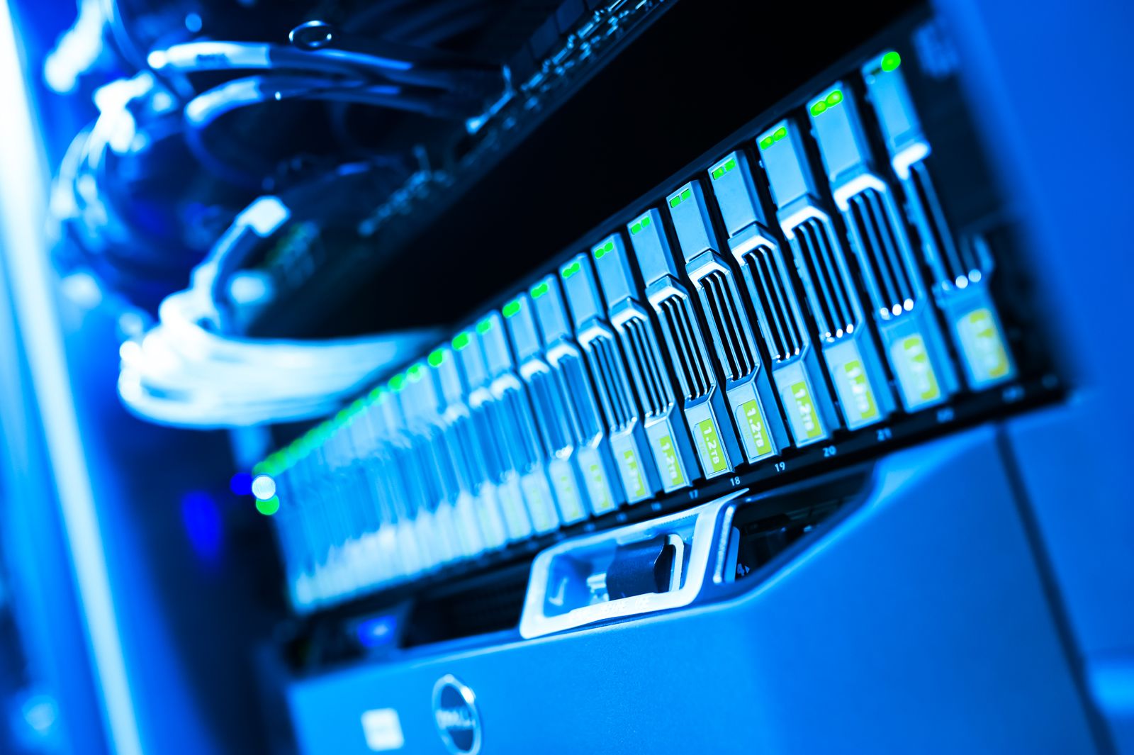 Serveurs de data center — le cloud représente 28% du chiffre d'affaires logiciel de Dassault Systèmes